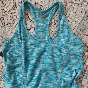 Athleta Momentum Tank Top, Size Large
